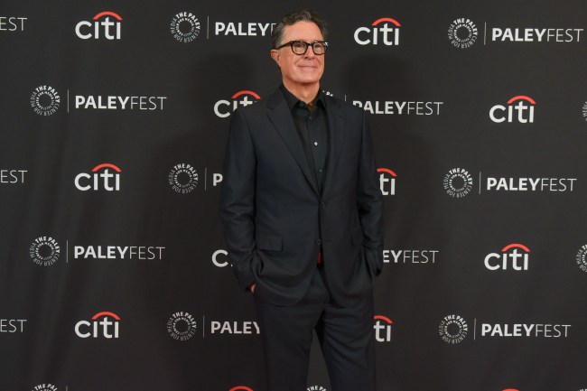 HOLLYWOOD, CALIFORNIE - 21 AVRIL : Stephen Colbert assiste