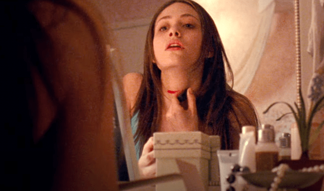 1715428101 438 Emmy Rossum realise un film de minuit sur Teen Throuple