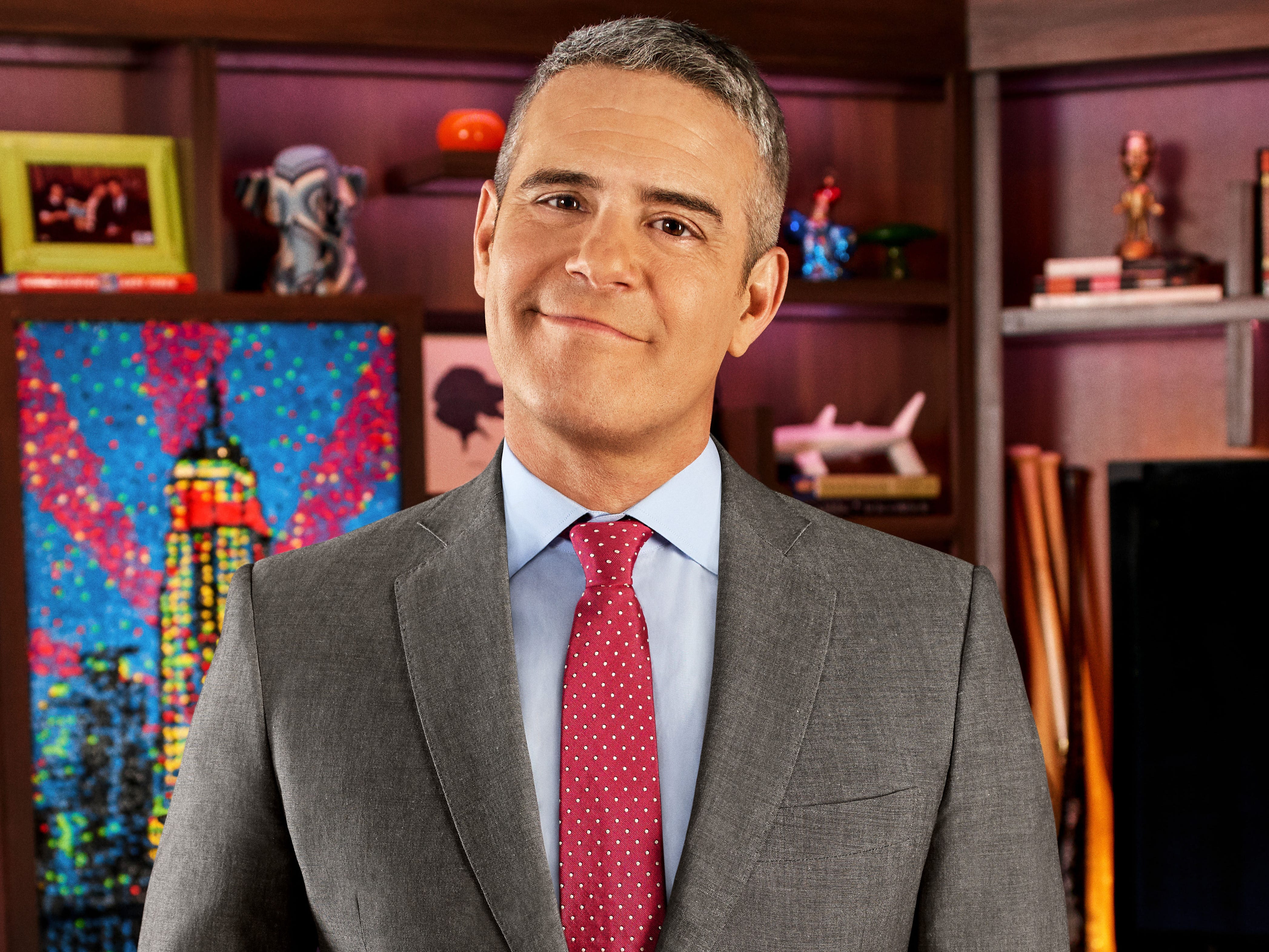 Andy Cohen parle de sa carrière télévisuelle et de son rôle de père.