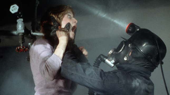 Un mineur tue une victime dans le film My Bloody Valentine de 1981.
