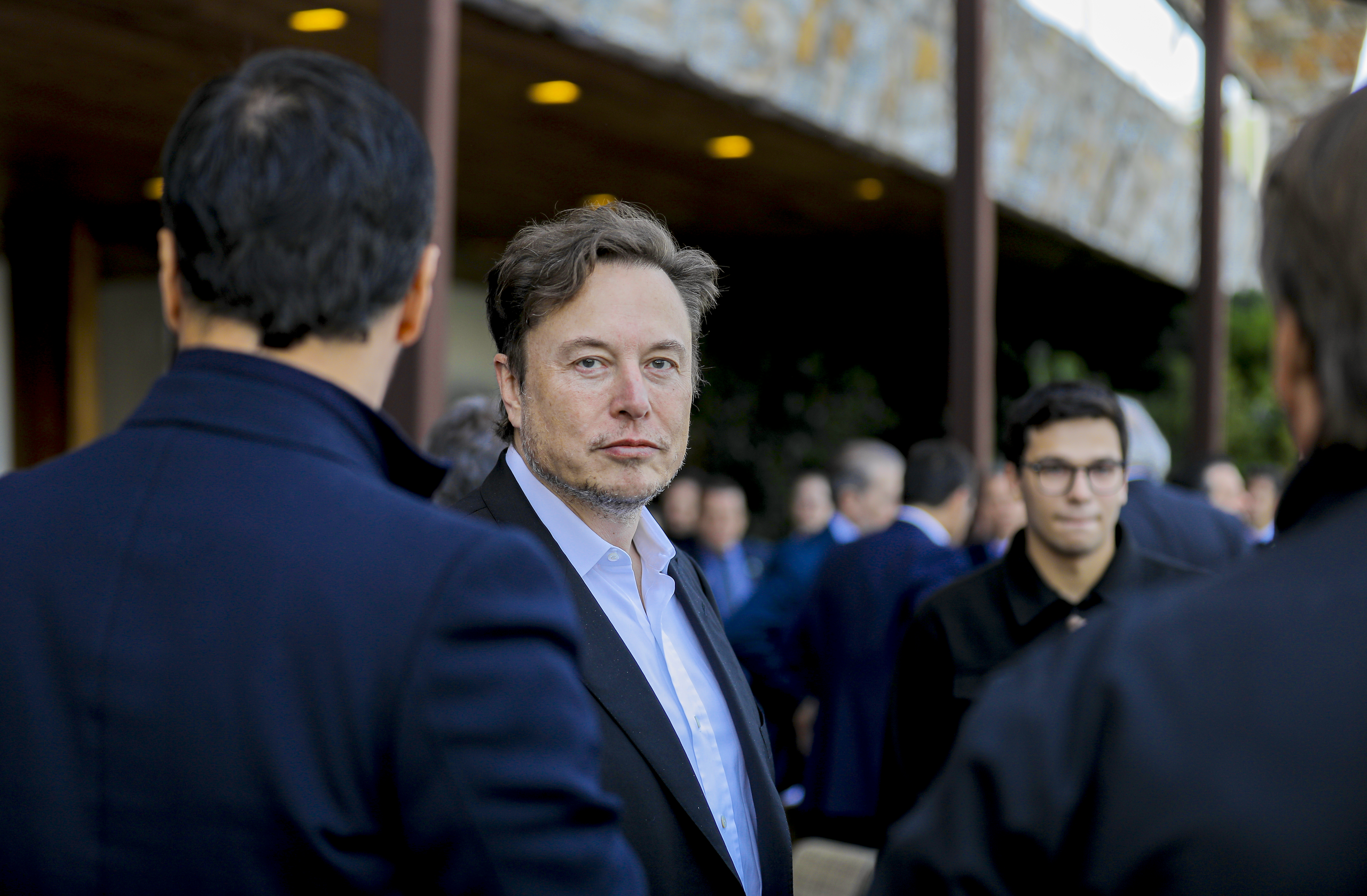 Trump rencontre Elon Musk et Nelson Peltz alors que Barron