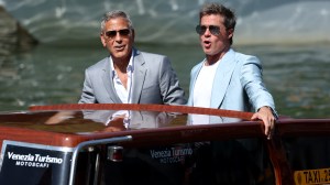 George Clooney et Brad Pitt sont vus au Palazzo del Casino lors du 81e Festival international du film de Venise.