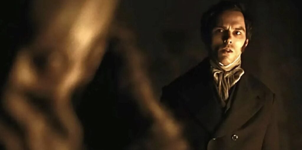 Thomas Hutter (Nicholas Hoult) et le comte Orlock (Bill Skarsgard)