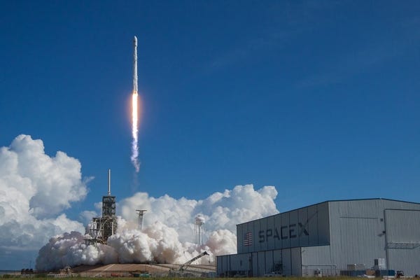 1740178736 84 Le plan despace X 37B dS Space Force americain impose limage